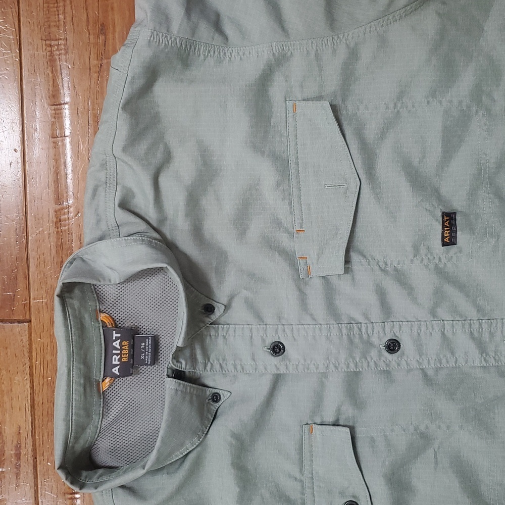 Ariat ReBar Green Casual Button Down Shirt Lightweight Relaxed Fit - Picture 2 of 9